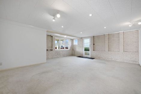 Photo of property in 1/53 Uxbridge Road, Mellons Bay, Auckland, 2014