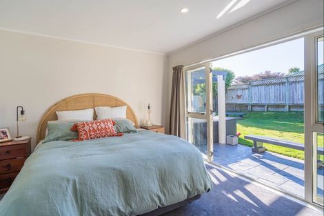 Photo of property in 137 Realm Drive, Paraparaumu, 5032