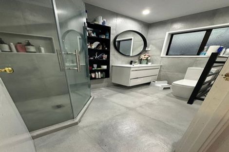 Photo of property in 27a Downing Street, Glenfield, Auckland, 0629