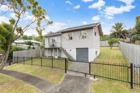 Photo of property in 18 St Catherine Crescent, West Harbour, Auckland, 0618