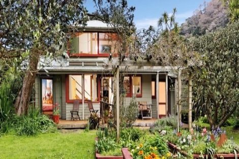 Photo of property in 66 Karekare Road, Karekare, Auckland, 0772