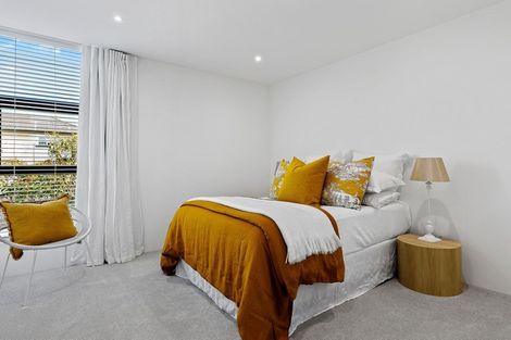 Photo of property in 116 Aikmans Road, Merivale, Christchurch, 8014