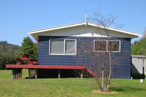 Photo of property in 19 Hardy Place, Cooks Beach, Whitianga, 3591