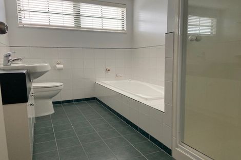 Photo of property in 1/17 Hart Road, Hauraki, Auckland, 0622