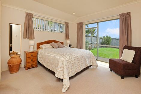 Photo of property in 32 Highfields Terrace, Henderson, Auckland, 0612