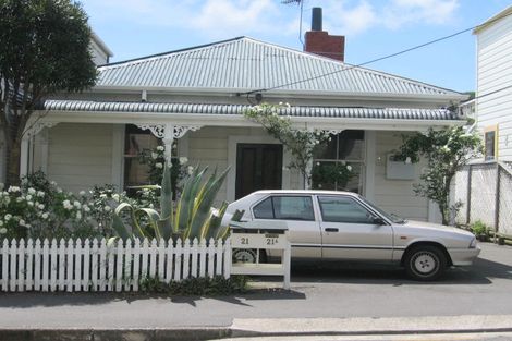 Photo of property in 21 Queen Street, Mount Victoria, Wellington, 6011