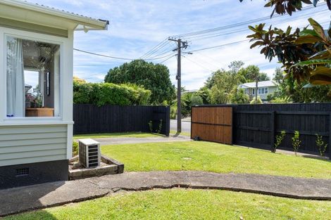 Photo of property in 10 Highbury Drive, Levin, 5510