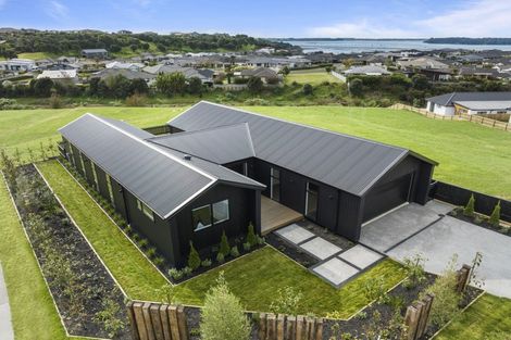 Photo of property in 37 Ridge Drive, Omokoroa, 3114