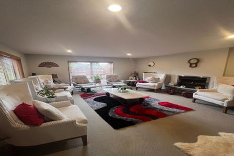 Photo of property in 10 Chard Place, Flat Bush, Auckland, 2016