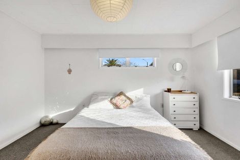 Photo of property in 2 Ashford Place, Havelock North, 4130