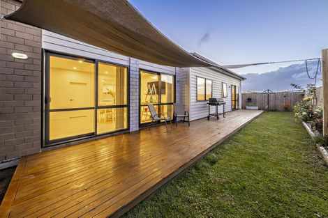 Photo of property in 22 Castlepoint Avenue, Takanini, 2110