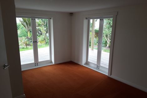 Photo of property in 2/128 Aberdeen Road, Campbells Bay, Auckland, 0620