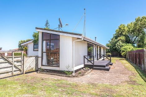 Photo of property in 33 Tongariro Street, Castlecliff, Whanganui, 4501
