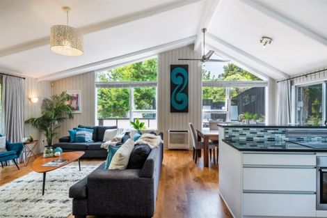 Photo of property in 98 Park Hill Road, Birkenhead, Auckland, 0626