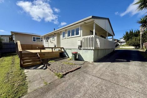 Photo of property in 23 Lauderdale Road, Birkdale, Auckland, 0626
