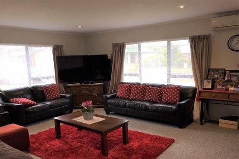 Photo of property in 22 Spackman Crescent, Paraparaumu, 5032