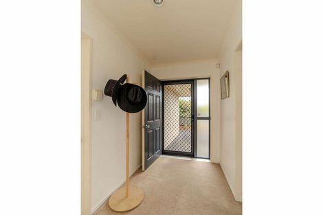 Photo of property in 11 Oakridge Drive, Kerikeri, 0230