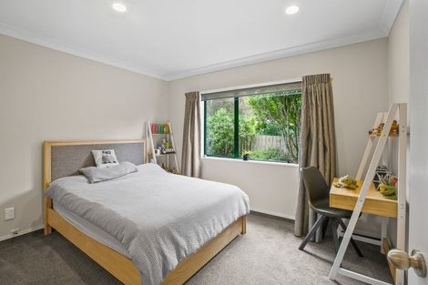 Photo of property in 20 Ashmore Drive, Frankleigh Park, New Plymouth, 4310