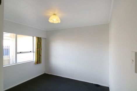 Photo of property in 50b Whites Line West, Woburn, Lower Hutt, 5010