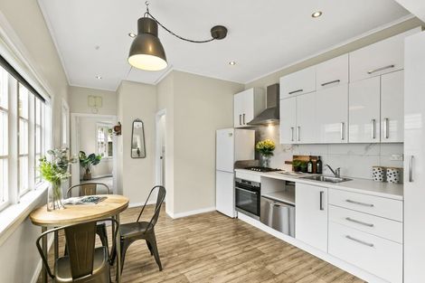 Photo of property in 96 Elizabeth Street, Mount Victoria, Wellington, 6011