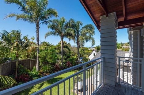Photo of property in 8 Tree Fern Trail, Campbells Bay, Auckland, 0630
