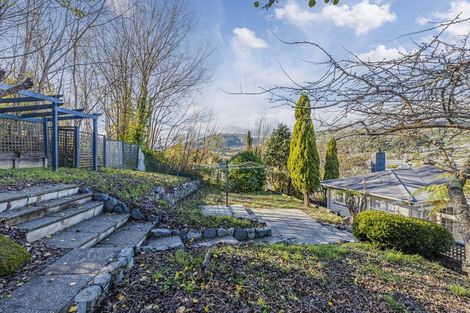 Photo of property in 15a Romney Square, Tawa, Wellington, 5028