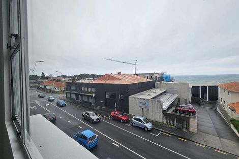 Photo of property in Devonport Apartments, 38/127 Saint Aubyn Street, New Plymouth, 4310