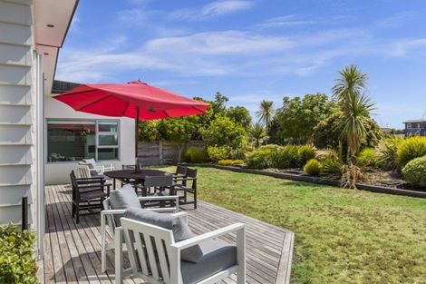 Photo of property in 3 Taumata Road, Omaha, 0986