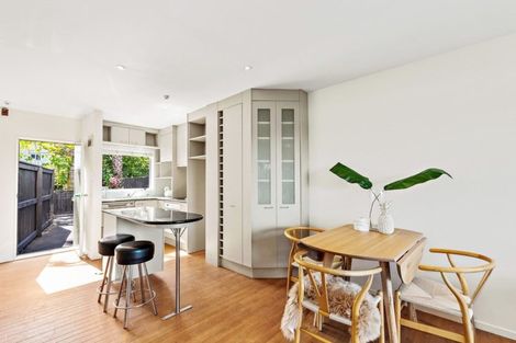 Photo of property in 8/72 Kitchener Road, Milford, Auckland, 0620