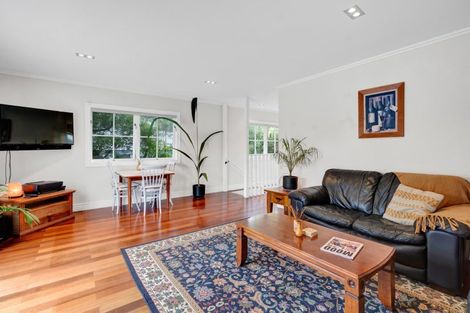 Photo of property in 35 Belt Road, Moturoa, New Plymouth, 4310