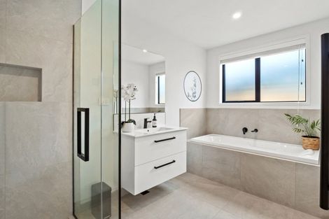 Photo of property in 46 Spur Ridge Rise, Jacks Point, 9371