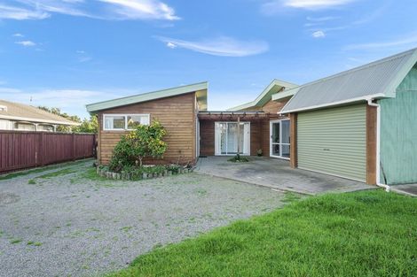 Photo of property in 20 Simcox Street, Otaki Beach, Otaki, 5512