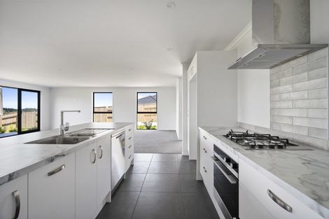 Photo of property in 154b Pacific Drive, Fitzherbert, Palmerston North, 4410