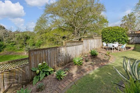 Photo of property in 34 Lochend Place, Highland Park, Auckland, 2010