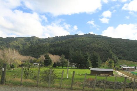 Photo of property in 393 Moores Valley Road, Wainuiomata, 5373