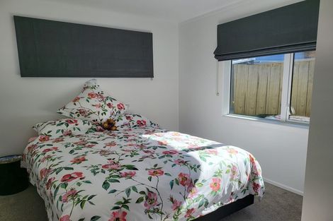 Photo of property in 18 Marine Parade South, Foxton Beach, Foxton, 4815