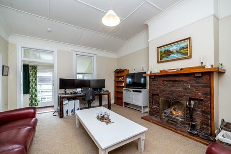 Photo of property in 2/14 Seddon Street, Carterton, 5713