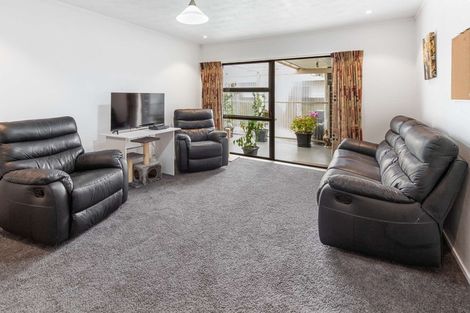 Photo of property in 15 Elmslie Place, Owhata, Rotorua, 3010