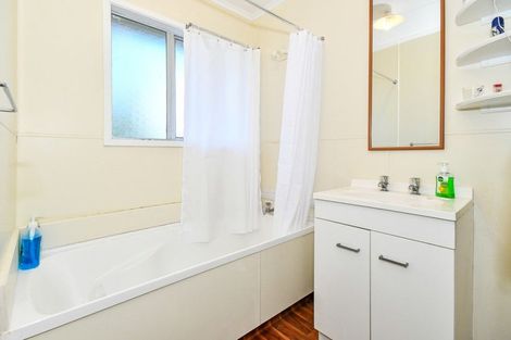 Photo of property in 27 Heather Green Avenue, Meremere, Mercer, 2474