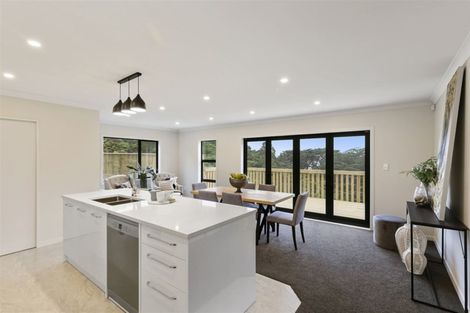 Photo of property in 6 Pihipihi Way, Crofton Downs, Wellington, 6035