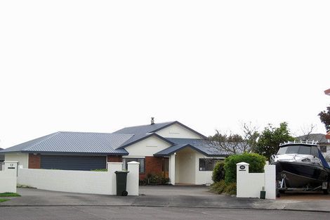 Photo of property in 10 Taylor Place, Merrilands, New Plymouth, 4312