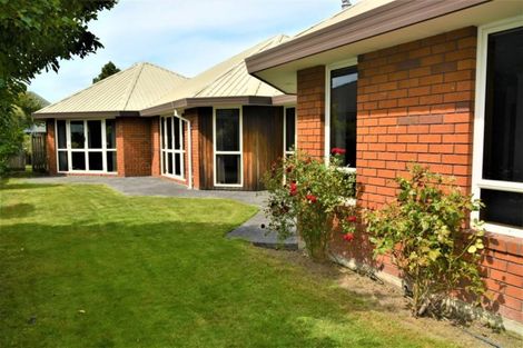 Photo of property in 18 Berkshire Drive Avonhead Christchurch City