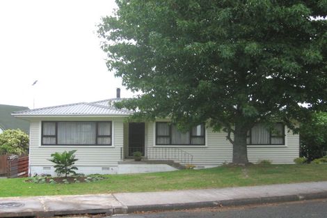 Photo of property in 34 Deuxberry Avenue, Northcote, Auckland, 0627