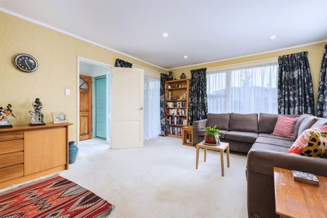 Photo of property in 17 Harmel Road, Glendene, Auckland, 0602
