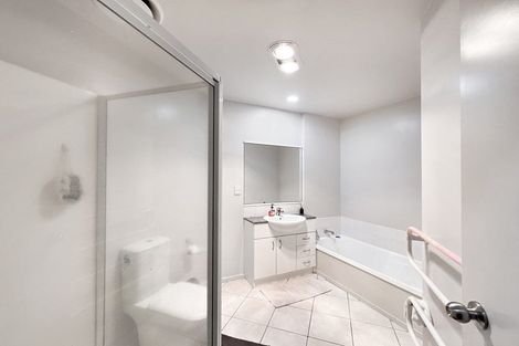 Photo of property in 5/18 Alicante Avenue, Hillpark, Auckland, 2102