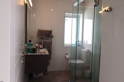 Photo of property in Fountain Court Flats, 48 Oriental Parade, Oriental Bay, Wellington, 6011