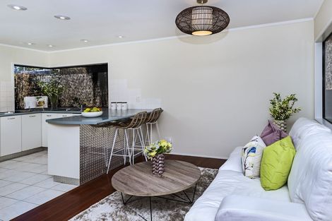 Photo of property in 2/87 Clovelly Road, Bucklands Beach, Auckland, 2012