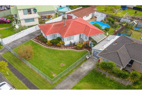 Photo of property in 17 Neems Place, Manurewa, Auckland, 2102