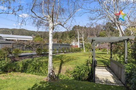 Photo of property in 17 Tawhai Street, Stokes Valley, Lower Hutt, 5019
