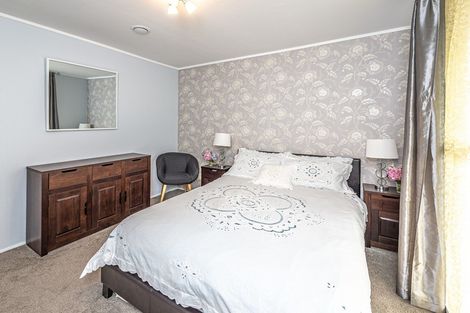 Photo of property in 19 Cross Street, Castlecliff, Whanganui, 4501